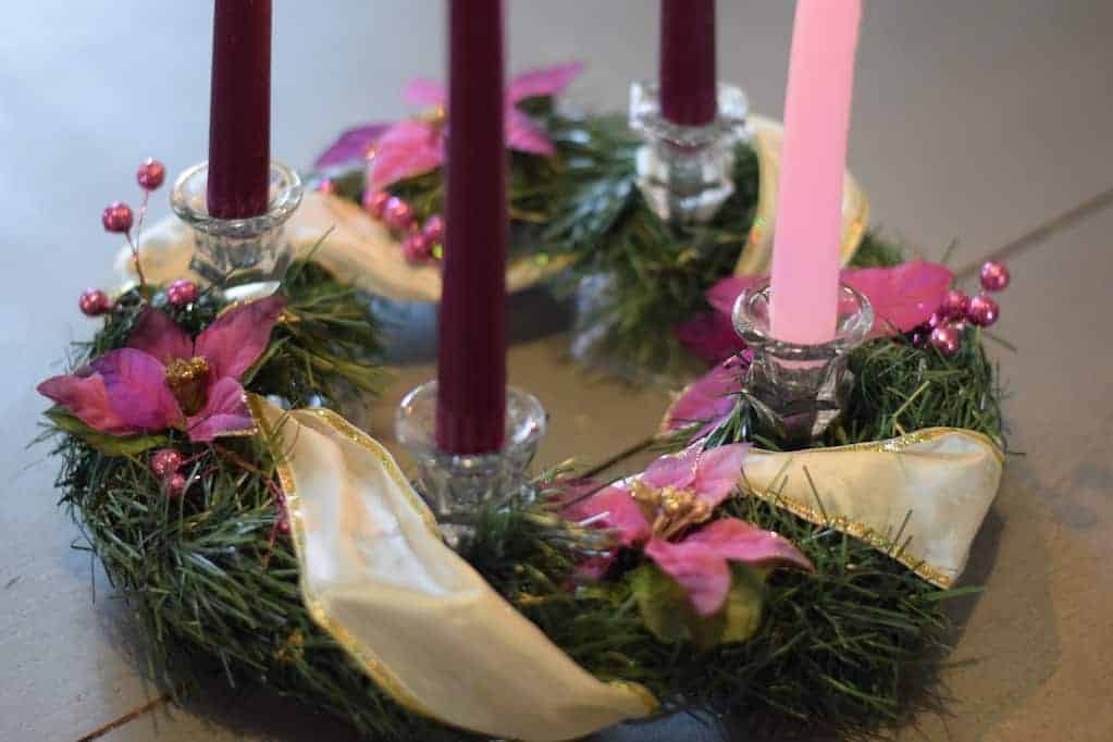 finished advent wreath with purple and pink candles 