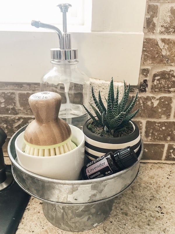 dish washing caddy with lavender essential oil