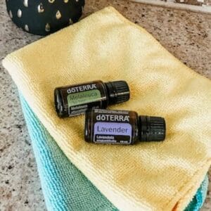 cleaning with essential oils and microfiber cloths