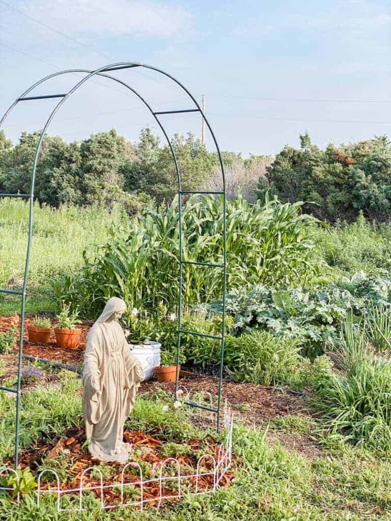 Mary garden arch