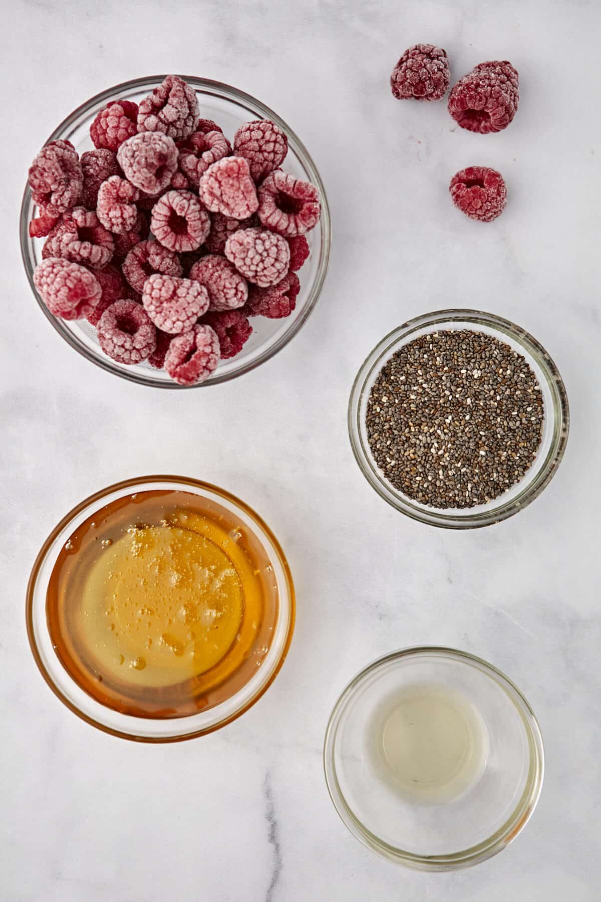 ingredients needed for the berry chia seed jam. 